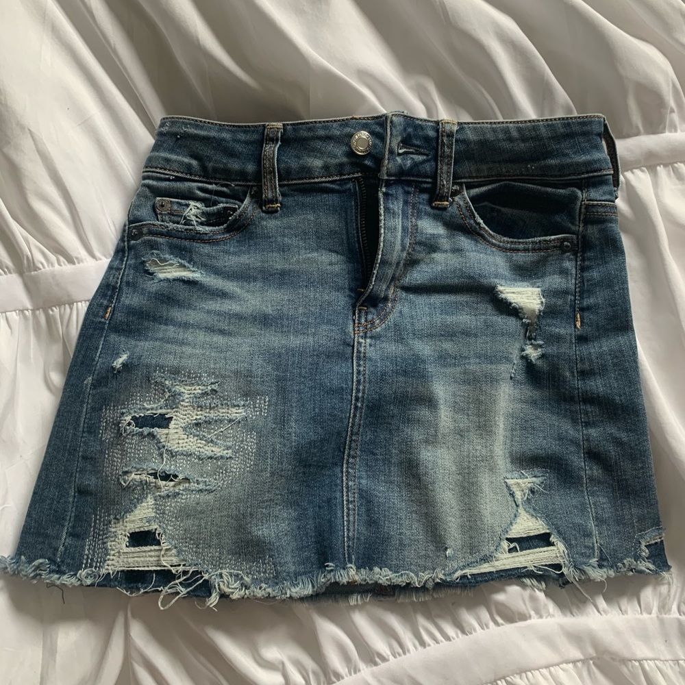 American Eagle distressed jean skirt